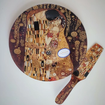 Talerz do ciasta z łopatką Pocałunek G. Klimta ciemne tło średnica 30 cm.webp