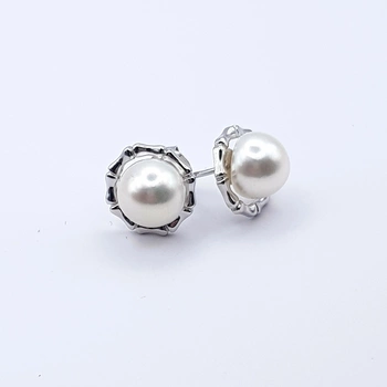 Kolczyki srebrne z białą perłą w srebrnej oprawie.jpg