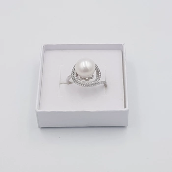 Pierścionek srebrny z perłą i mikrocyrkoniami Pari.jpg